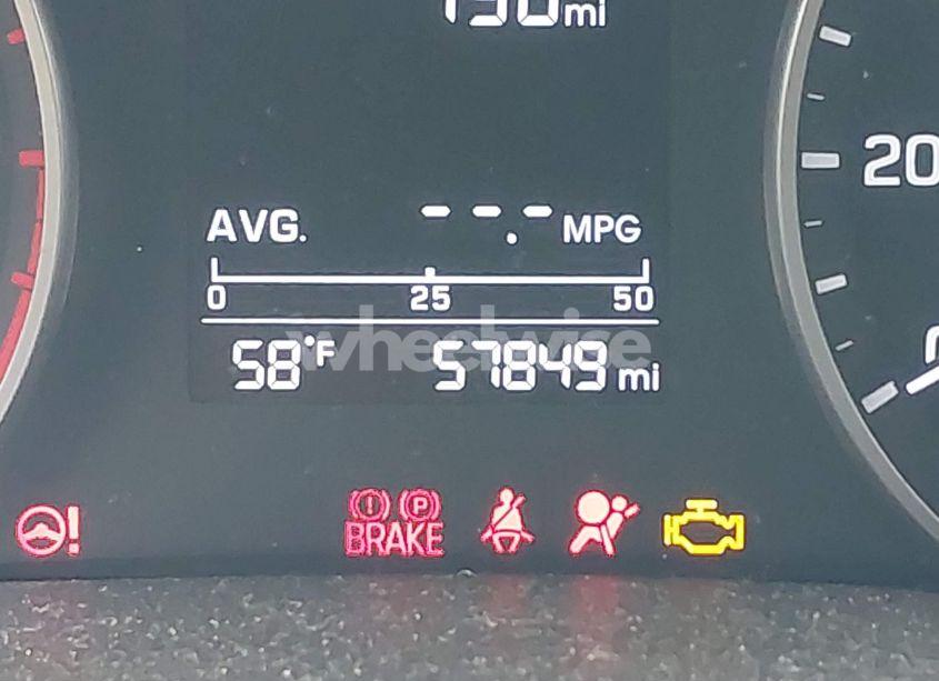 Photo 7 of 2018 Hyundai Elantra SE (VIN 5NPD74LF1JH351377)