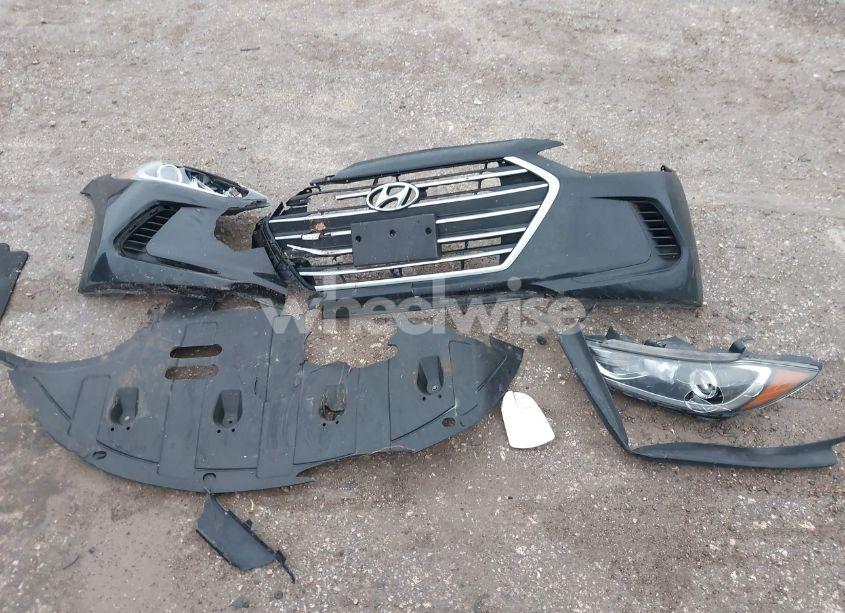 Photo 12 of 2018 Hyundai Elantra SE (VIN 5NPD74LF1JH376148)