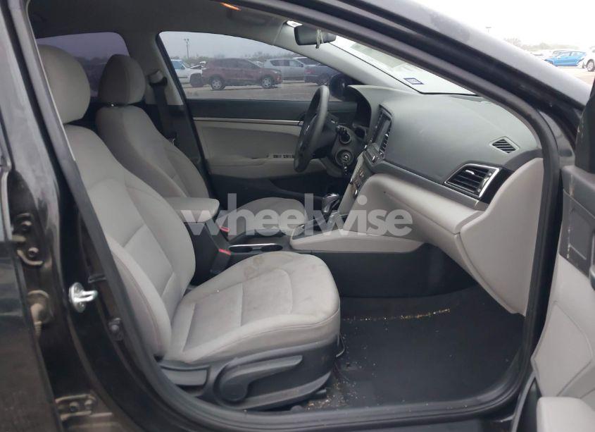 Photo 5 of 2018 Hyundai Elantra SE (VIN 5NPD74LF1JH376148)