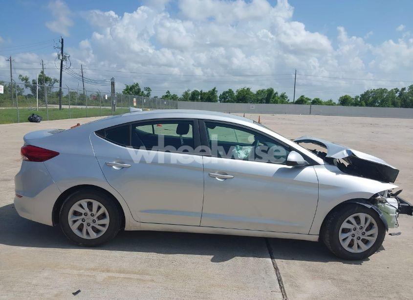 Photo 13 of 2018 Hyundai Elantra SE (VIN 5NPD74LF1JH386372)