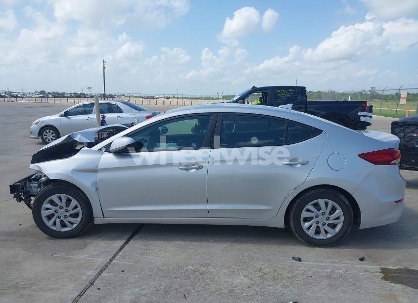 Photo 14 of 2018 Hyundai Elantra SE (VIN 5NPD74LF1JH386372)