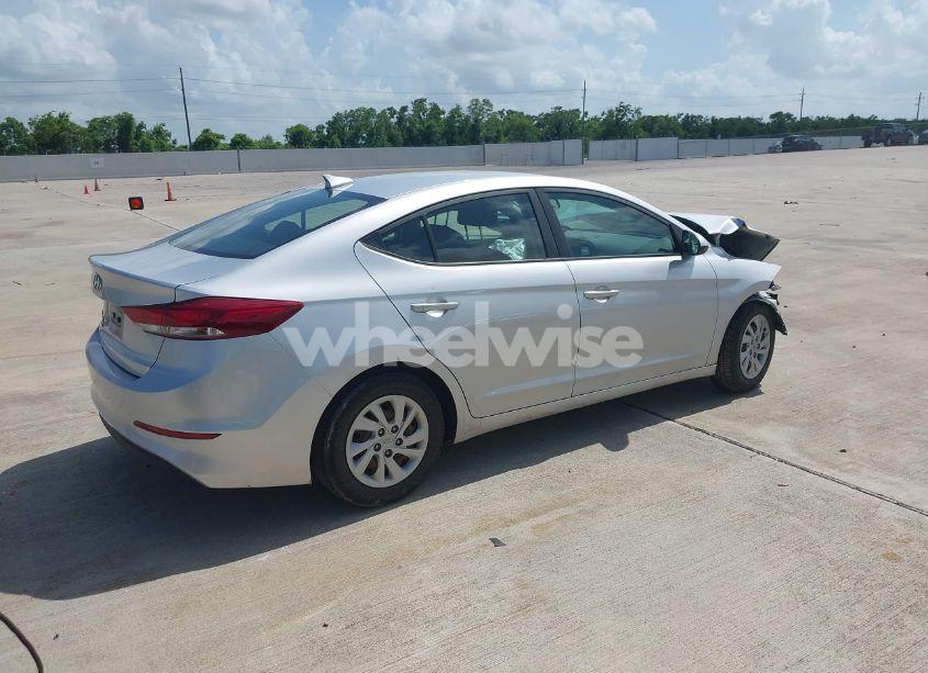 Photo 4 of 2018 Hyundai Elantra SE (VIN 5NPD74LF1JH386372)