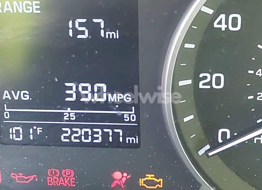 Photo 7 of 2018 Hyundai Elantra SE (VIN 5NPD74LF1JH386372)