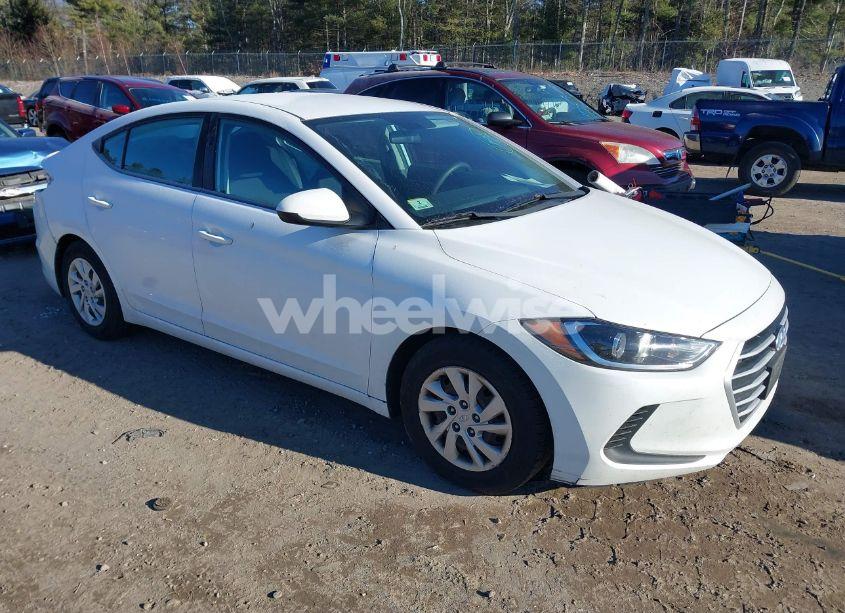 2018 Hyundai Elantra SE (VIN 5NPD74LF1JH401999) main photo