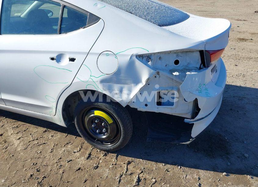 Photo 6 of 2018 Hyundai Elantra SE (VIN 5NPD74LF1JH401999)