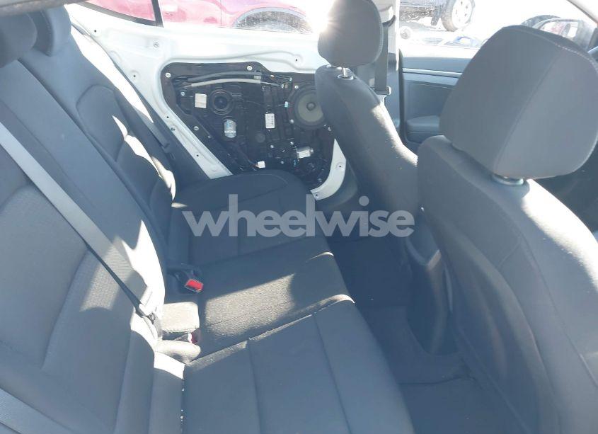 Photo 8 of 2018 Hyundai Elantra SE (VIN 5NPD74LF1JH401999)