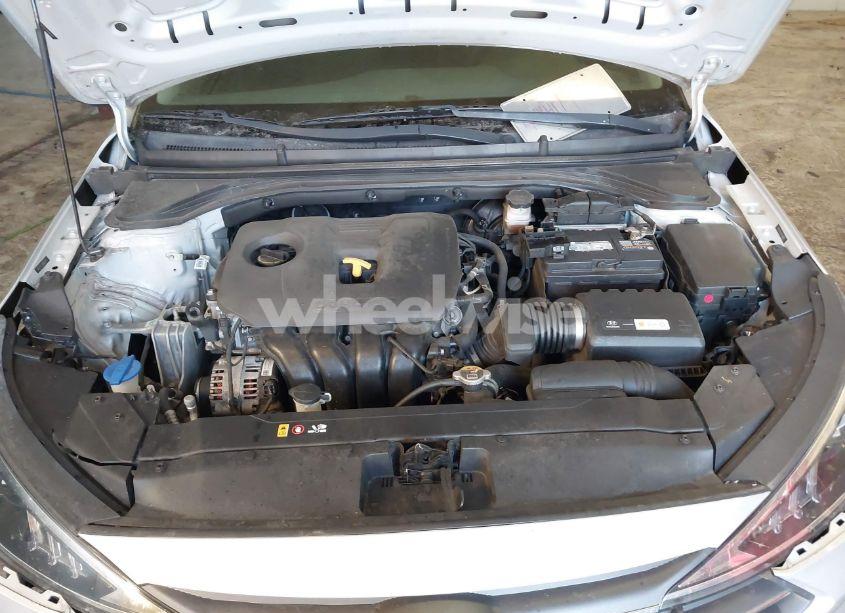 Photo 10 of 2019 Hyundai Elantra SE (VIN 5NPD74LF1KH406797)