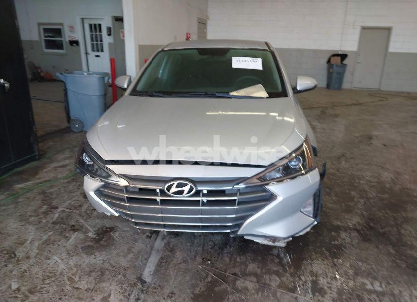 Photo 12 of 2019 Hyundai Elantra SE (VIN 5NPD74LF1KH406797)