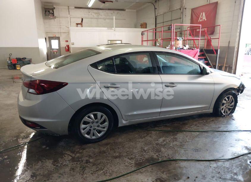 Photo 13 of 2019 Hyundai Elantra SE (VIN 5NPD74LF1KH406797)
