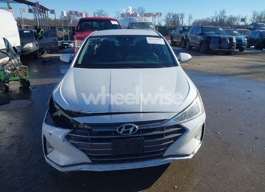 Photo 11 of 2019 Hyundai Elantra SE (VIN 5NPD74LF1KH432090)