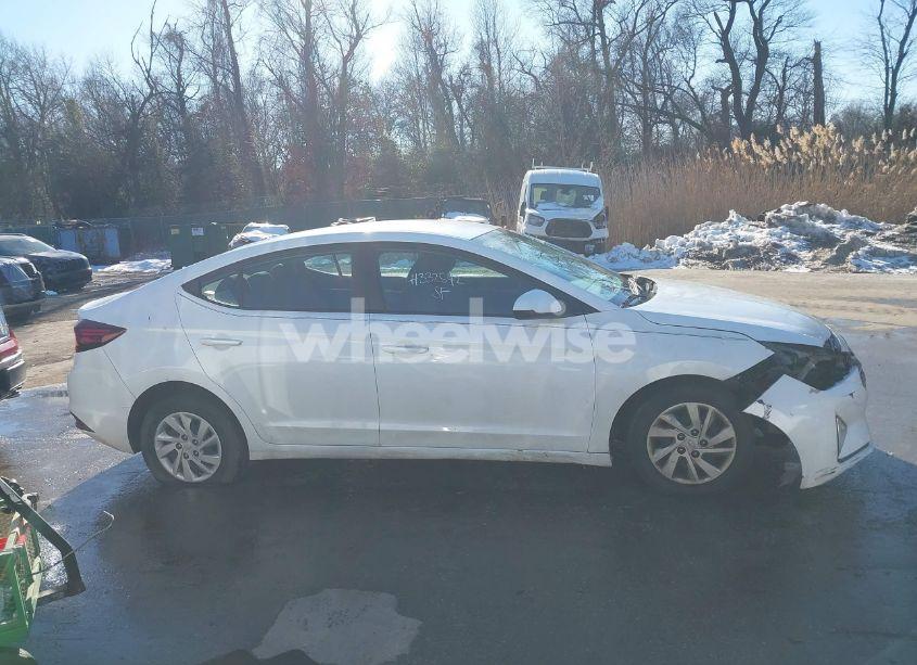 Photo 12 of 2019 Hyundai Elantra SE (VIN 5NPD74LF1KH432090)