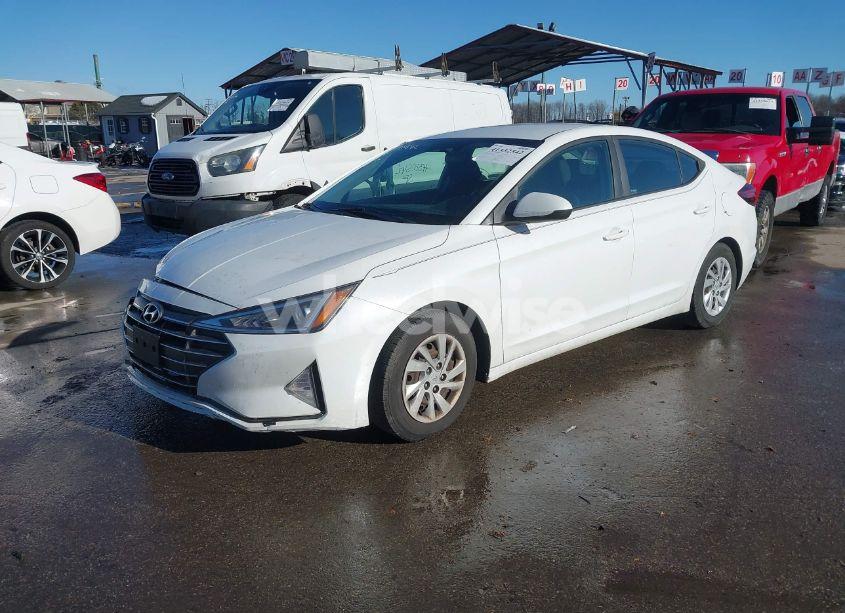 Photo 2 of 2019 Hyundai Elantra SE (VIN 5NPD74LF1KH432090)