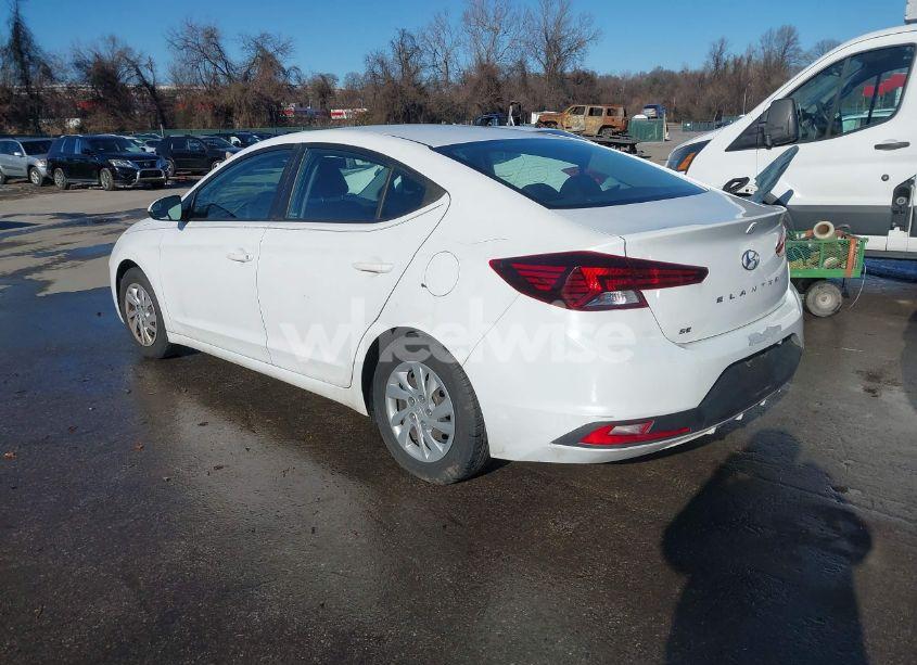 Photo 3 of 2019 Hyundai Elantra SE (VIN 5NPD74LF1KH432090)