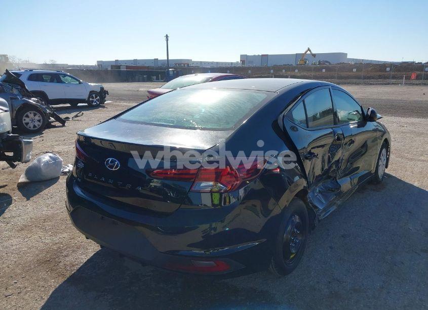 Photo 4 of 2019 Hyundai Elantra SE (VIN 5NPD74LF1KH437564)