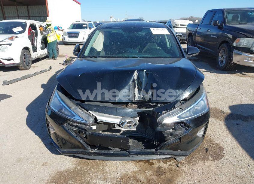Photo 6 of 2019 Hyundai Elantra SE (VIN 5NPD74LF1KH437564)