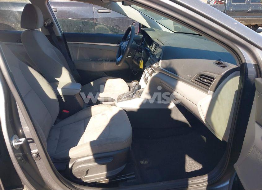 Photo 5 of 2019 Hyundai Elantra SE (VIN 5NPD74LF1KH489759)