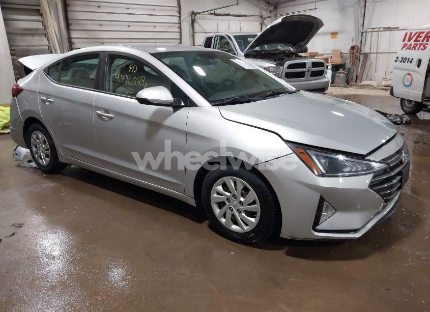2020 Hyundai Elantra SE (VIN 5NPD74LF1LH506917) main photo