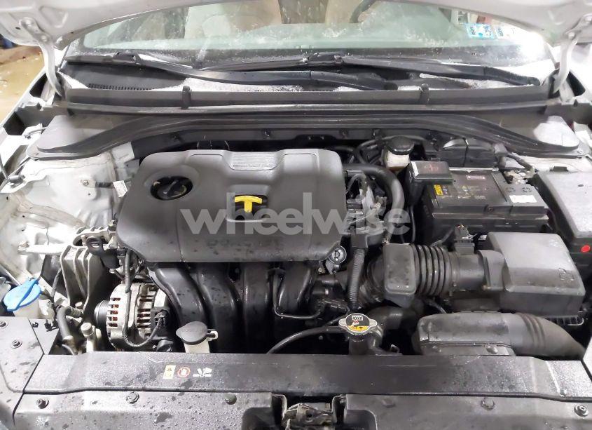 Photo 10 of 2020 Hyundai Elantra SE (VIN 5NPD74LF1LH506917)