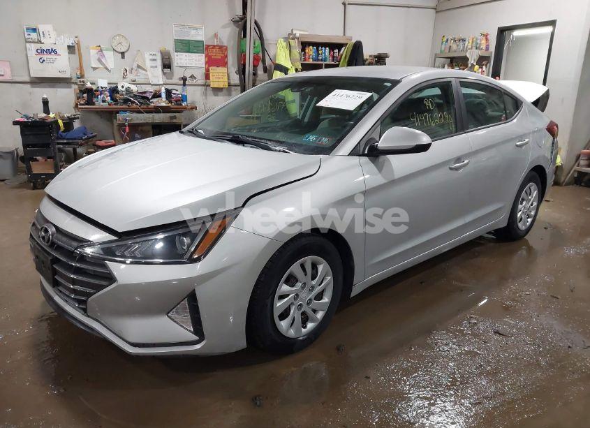 Photo 2 of 2020 Hyundai Elantra SE (VIN 5NPD74LF1LH506917)