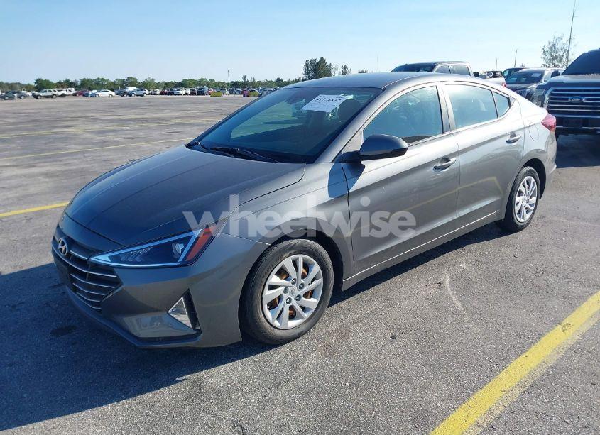 Photo 2 of 2020 Hyundai Elantra SE (VIN 5NPD74LF1LH506965)
