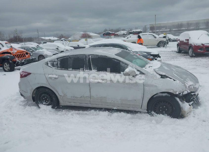 Photo 13 of 2020 Hyundai Elantra SE (VIN 5NPD74LF1LH538282)