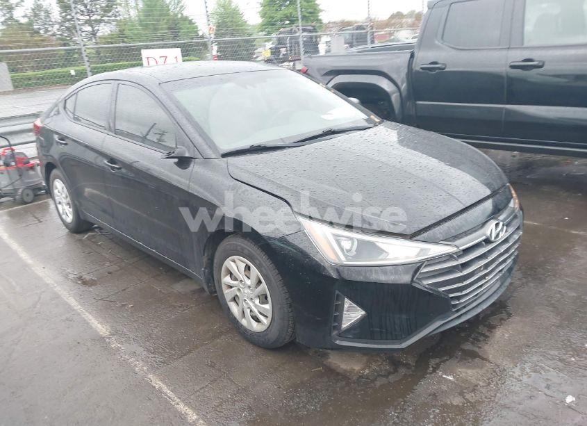 2020 Hyundai Elantra SE (VIN 5NPD74LF1LH599339) main photo