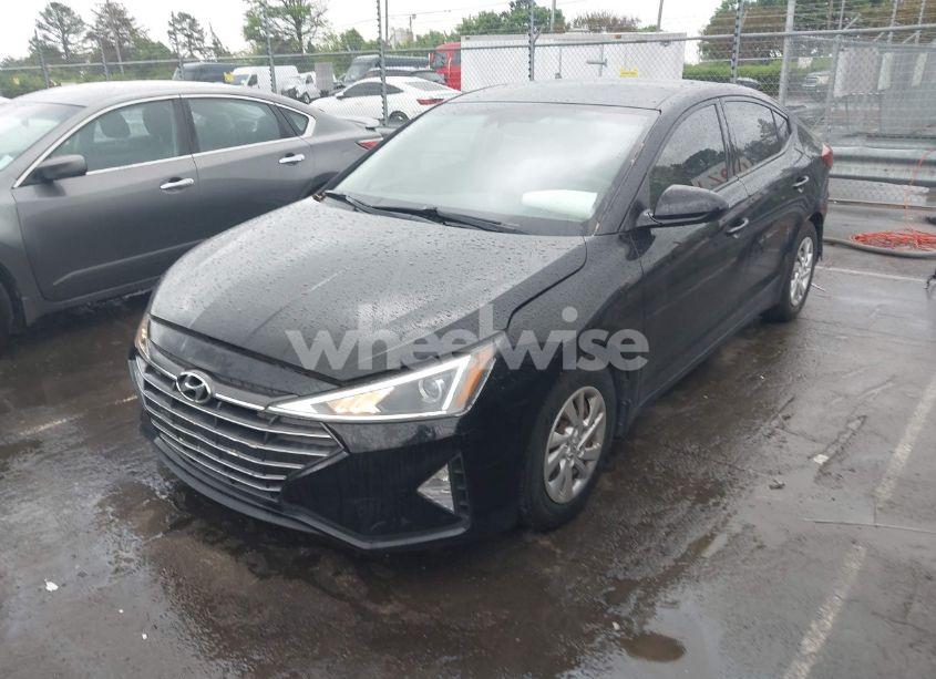 Photo 2 of 2020 Hyundai Elantra SE (VIN 5NPD74LF1LH599339)