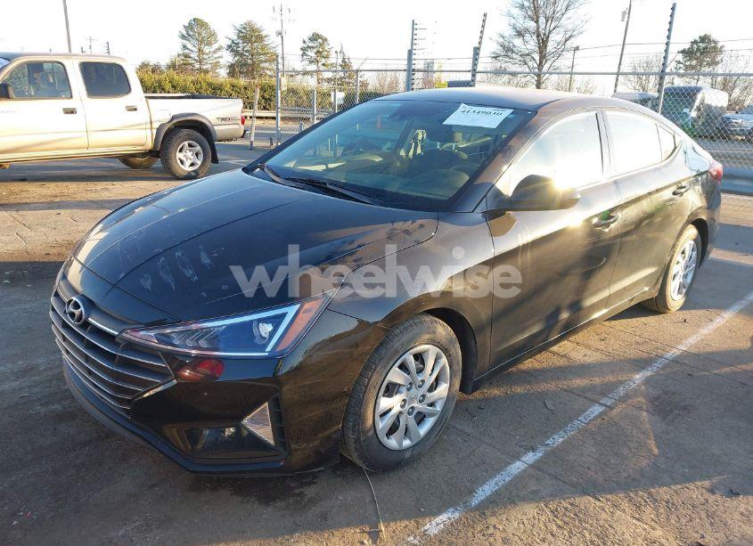Photo 2 of 2020 Hyundai Elantra SE (VIN 5NPD74LF1LH600084)