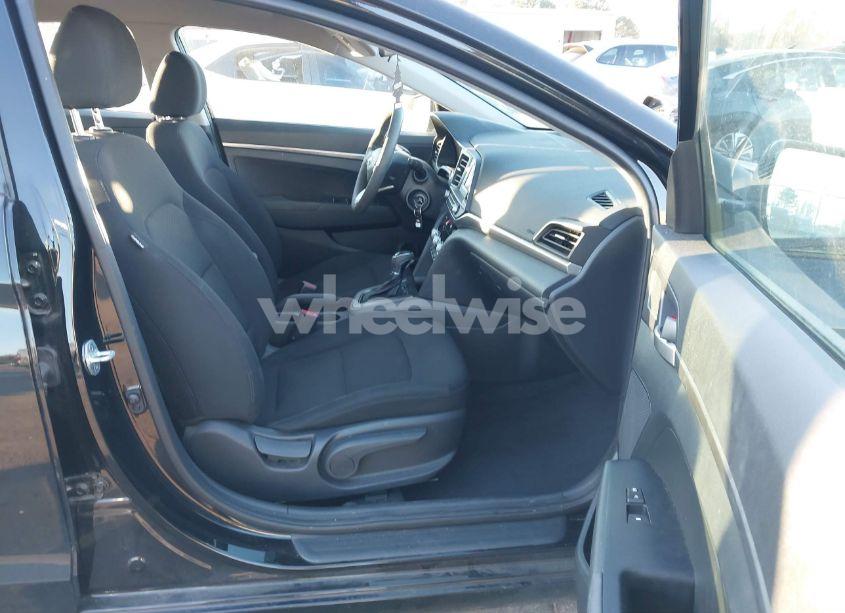 Photo 5 of 2020 Hyundai Elantra SE (VIN 5NPD74LF1LH600084)