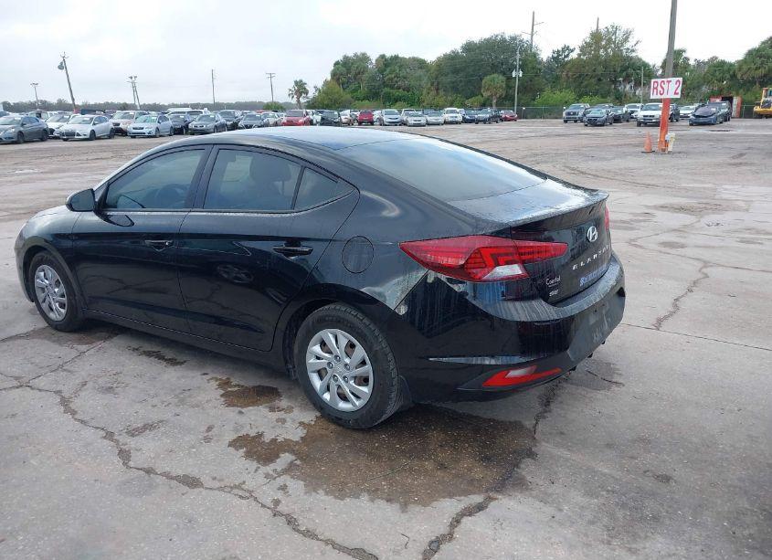 Photo 3 of 2020 Hyundai Elantra SE (VIN 5NPD74LF1LH615572)