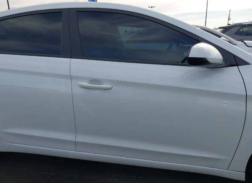 Photo 14 of 2020 Hyundai Elantra SE (VIN 5NPD74LF1LH615765)