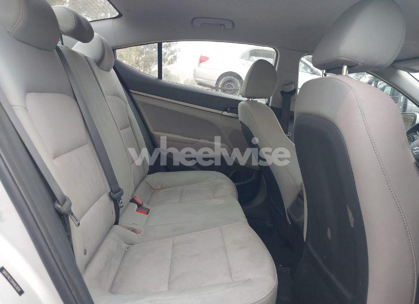 Photo 8 of 2017 Hyundai Elantra SE (VIN 5NPD74LF2HH063829)