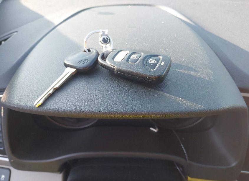 Photo 11 of 2017 Hyundai Elantra SE (VIN 5NPD74LF2HH074927)