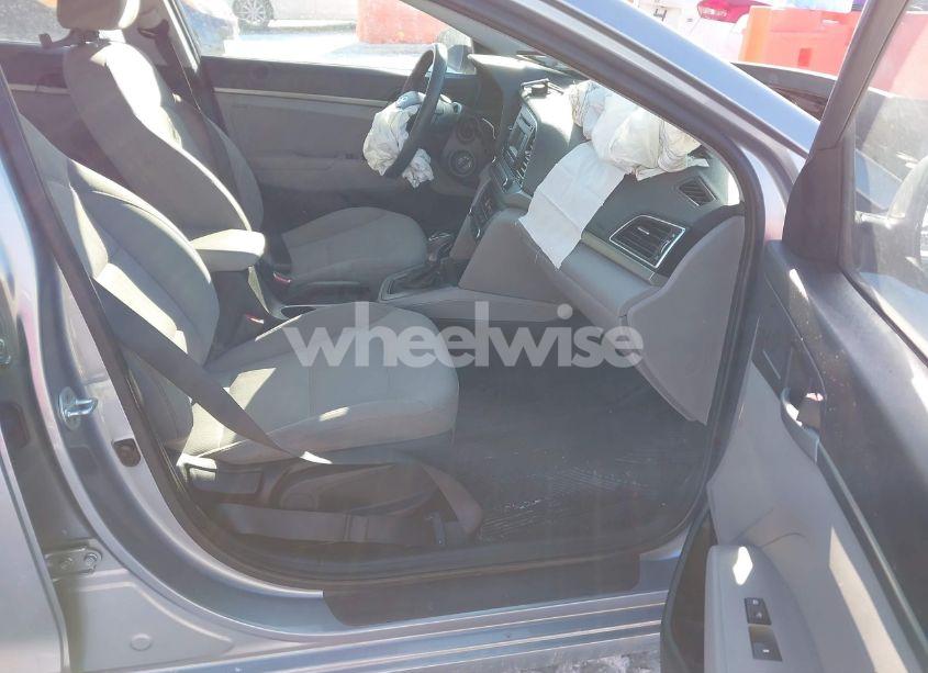 Photo 5 of 2017 Hyundai Elantra SE (VIN 5NPD74LF2HH104105)