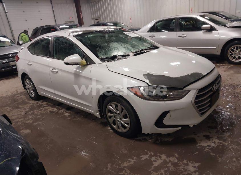 2017 Hyundai Elantra SE (VIN 5NPD74LF2HH106551) main photo