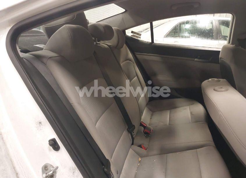 Photo 8 of 2017 Hyundai Elantra SE (VIN 5NPD74LF2HH106551)