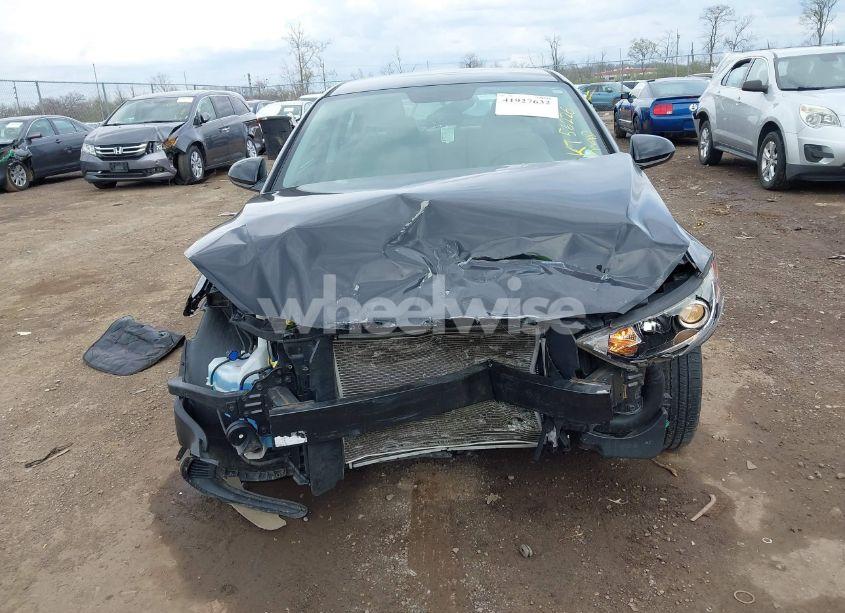 Photo 12 of 2017 Hyundai Elantra SE (VIN 5NPD74LF2HH113273)