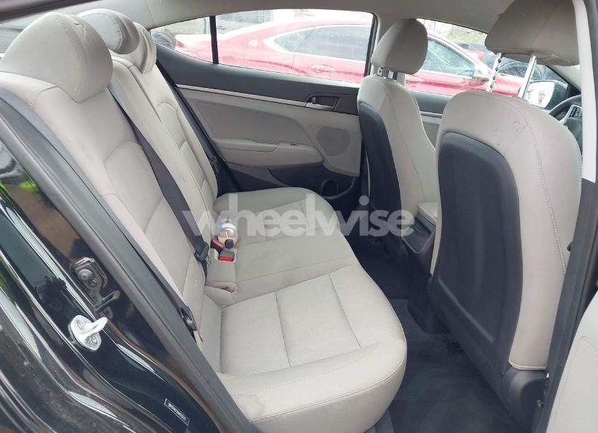 Photo 8 of 2017 Hyundai Elantra SE (VIN 5NPD74LF2HH113273)