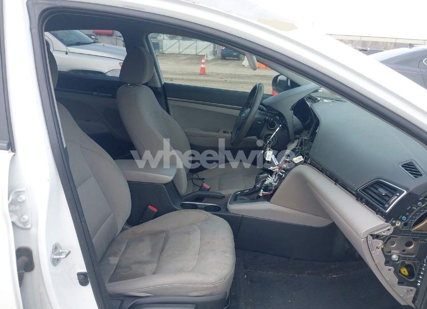 Photo 5 of 2017 Hyundai Elantra SE (VIN 5NPD74LF2HH143857)