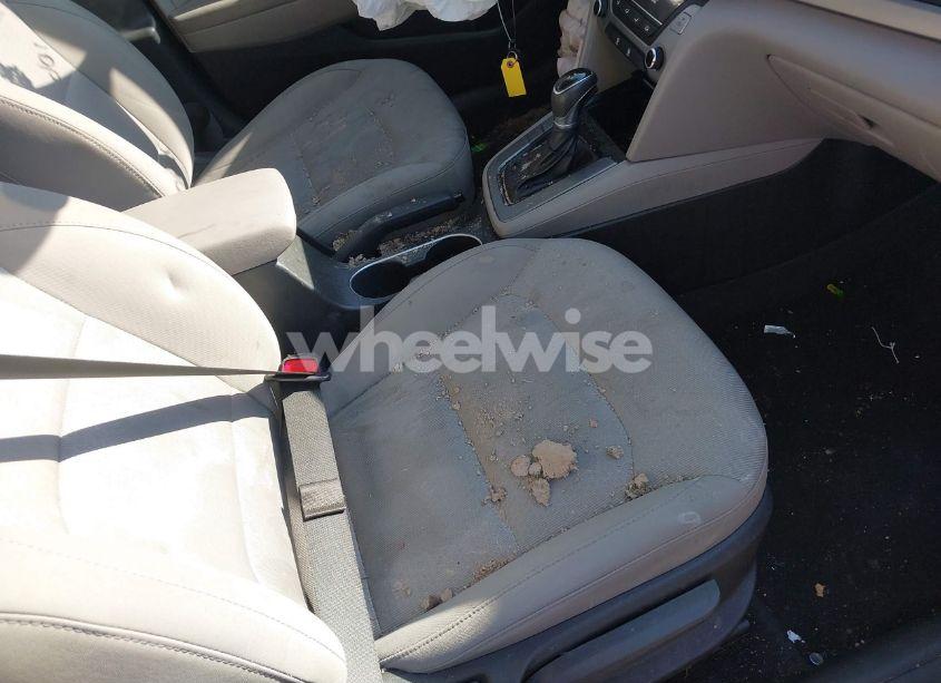 Photo 5 of 2017 Hyundai Elantra SE (VIN 5NPD74LF2HH148704)