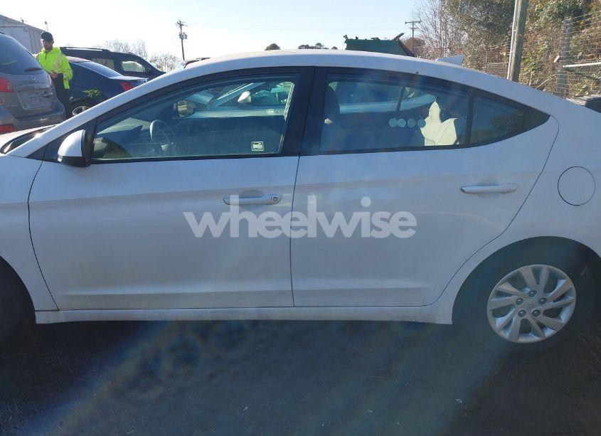 Photo 14 of 2017 Hyundai Elantra SE (VIN 5NPD74LF2HH167480)