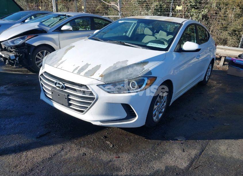 Photo 2 of 2017 Hyundai Elantra SE (VIN 5NPD74LF2HH167480)