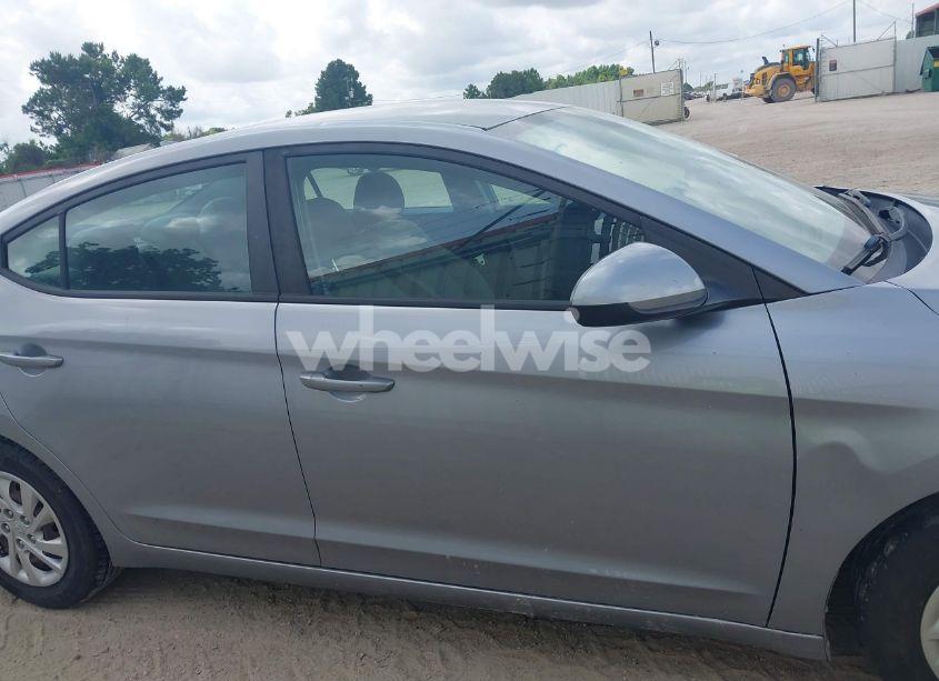 Photo 13 of 2017 Hyundai Elantra SE (VIN 5NPD74LF2HH172632)