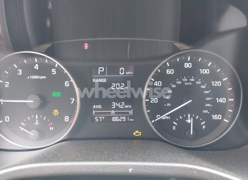 Photo 7 of 2017 Hyundai Elantra SE (VIN 5NPD74LF2HH176745)