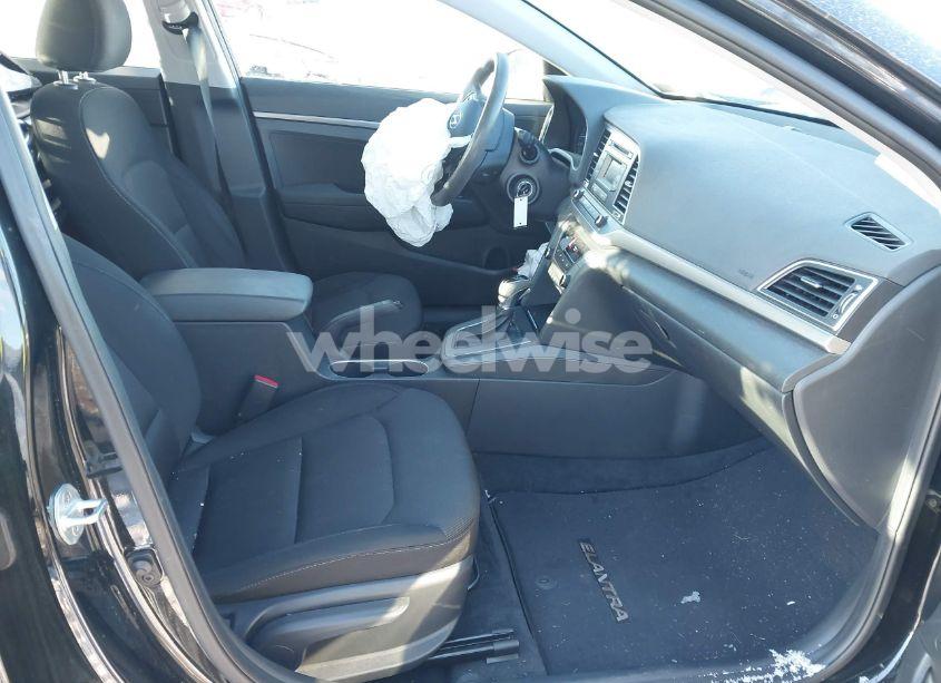 Photo 5 of 2018 Hyundai Elantra SE (VIN 5NPD74LF2JH242796)