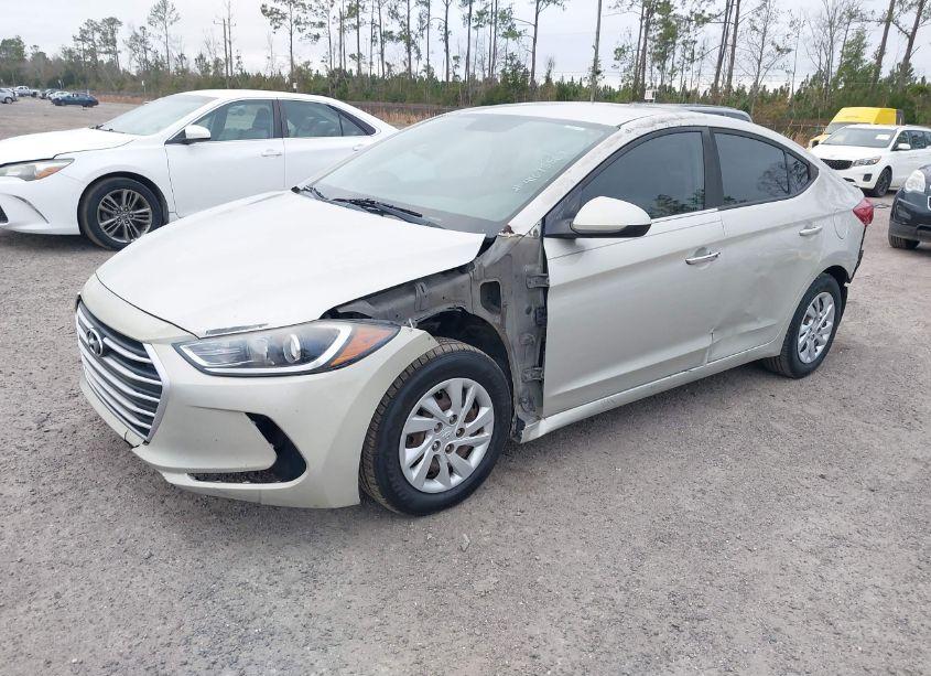Photo 2 of 2018 Hyundai Elantra SE (VIN 5NPD74LF2JH260991)