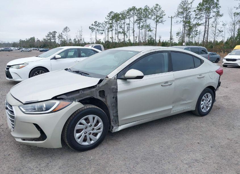 Photo 6 of 2018 Hyundai Elantra SE (VIN 5NPD74LF2JH260991)