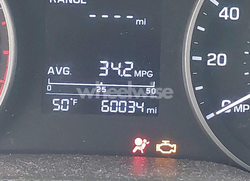 Photo 16 of 2018 Hyundai Elantra SE (VIN 5NPD74LF2JH266435)