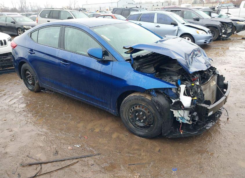 2018 Hyundai Elantra SE (VIN 5NPD74LF2JH275944) main photo