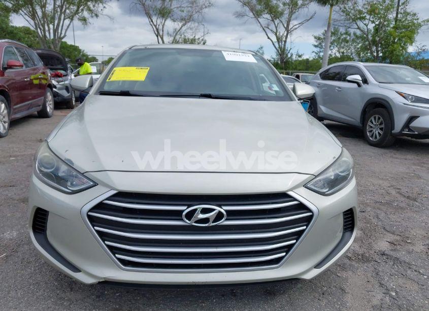 Photo 13 of 2018 Hyundai Elantra SE (VIN 5NPD74LF2JH295627)